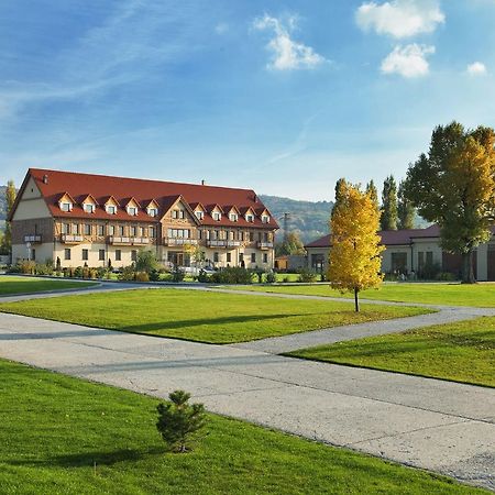Malvazia Hotel Prievaly Exterior foto