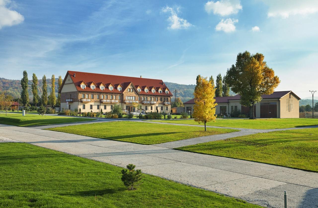 Malvazia Hotel Prievaly Exterior foto