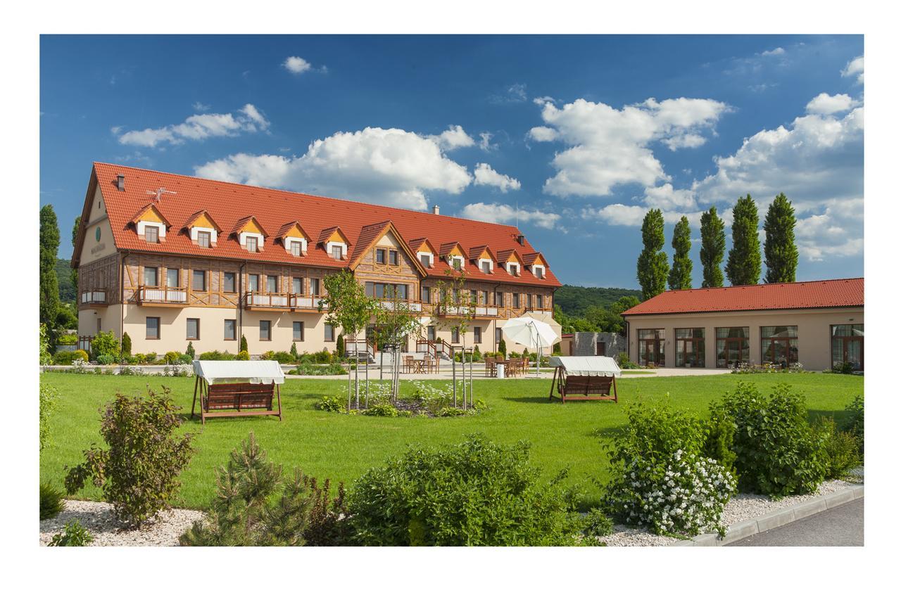 Malvazia Hotel Prievaly Exterior foto